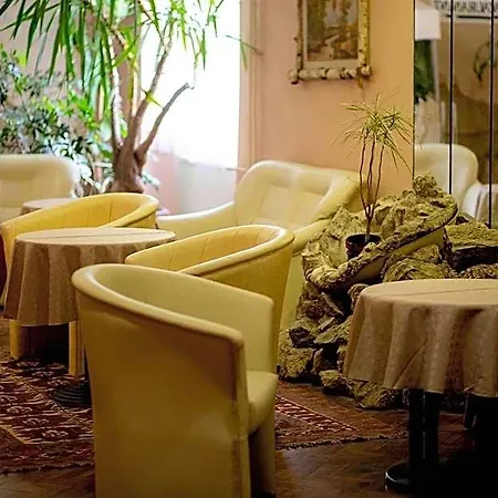 Hotel Kapos 3*