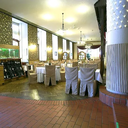 Hotell Kapos 3*